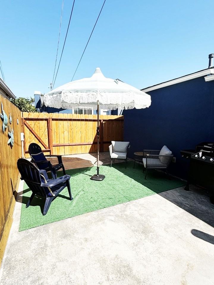 614 I Avenue - Photo 3 of 10