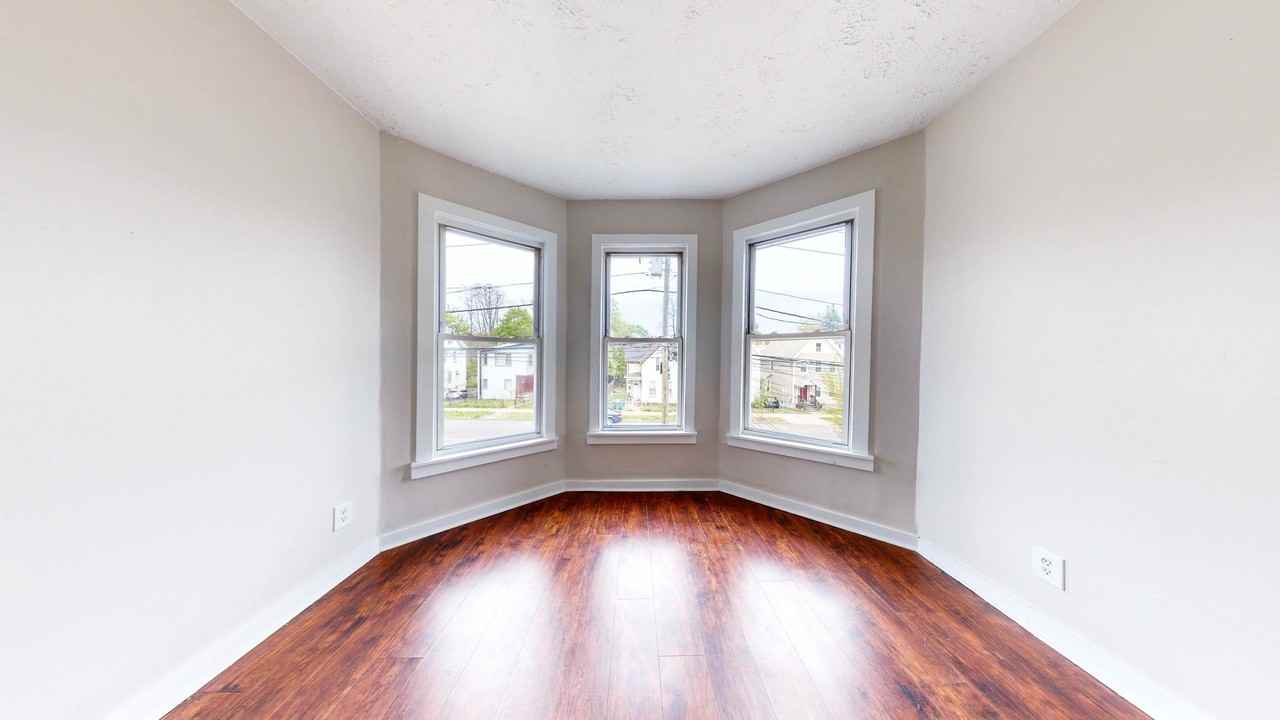 46 Henry St #2R - Photo 2 of 13