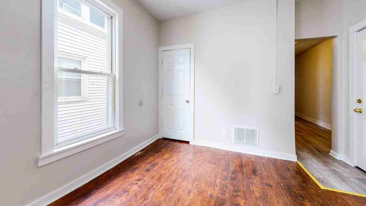 46 Henry St #2R - Photo 5 of 13