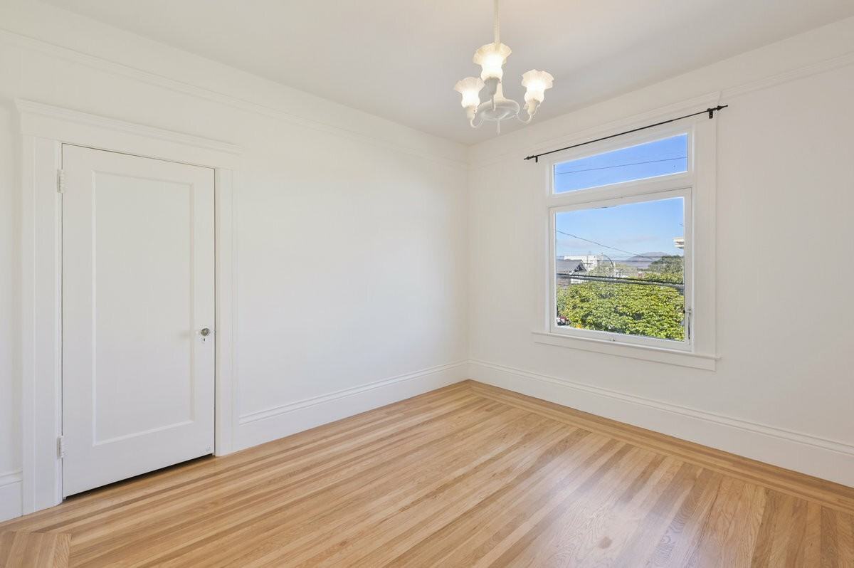 1949 Lake St - Photo 3 of 10