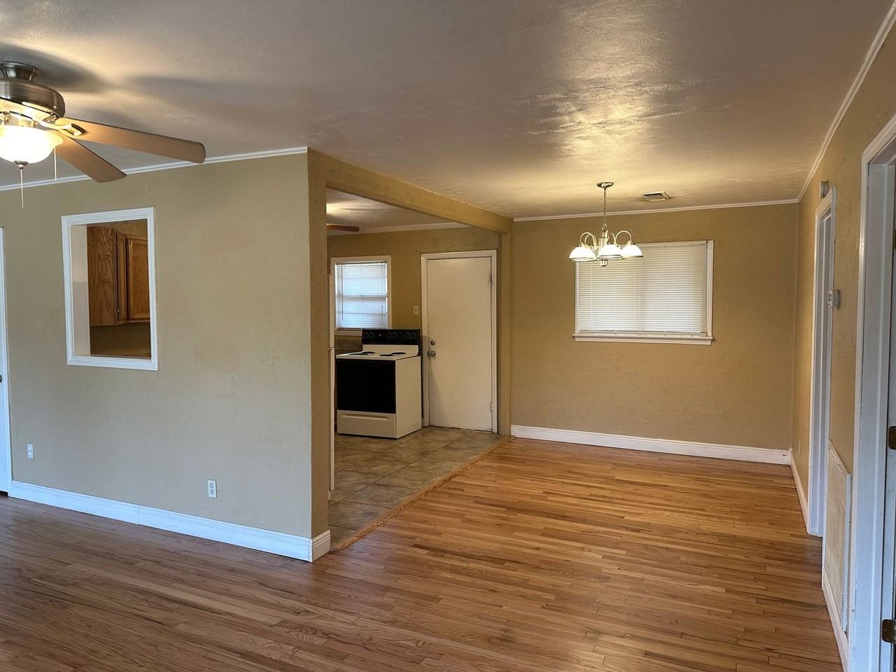 3419 28th St - Photo 3 of 12