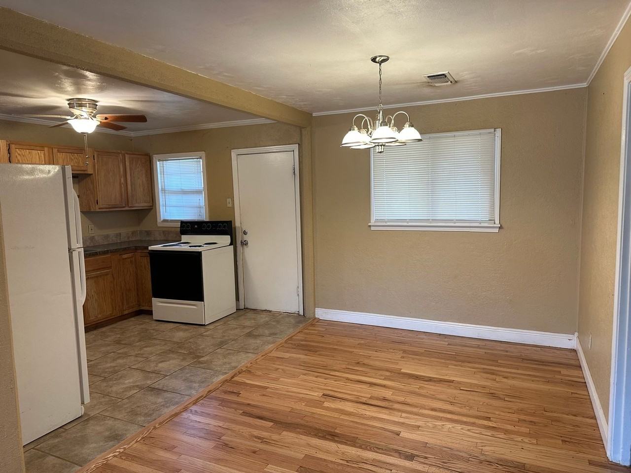 3419 28th St - Photo 5 of 12