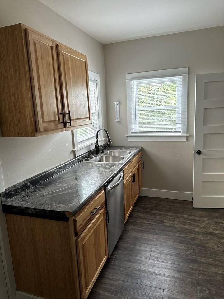 ds121 - Photo 2 of 12