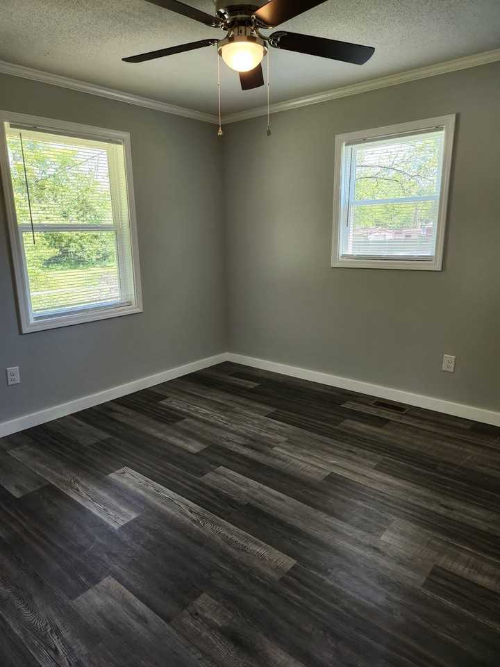 101 Baker Street - Photo 2 of 8