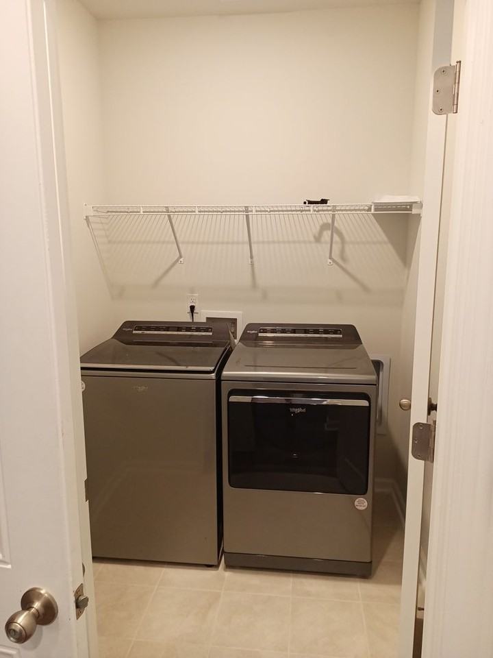 1044 Flintshire Dr - Photo 5 of 18