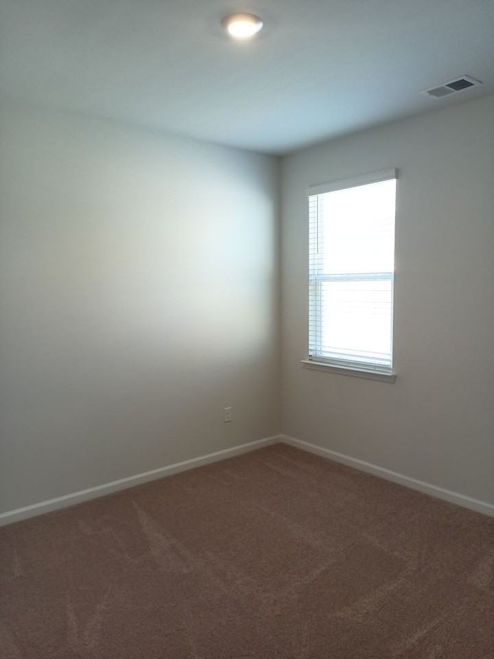 1044 Flintshire Dr - Photo 6 of 18