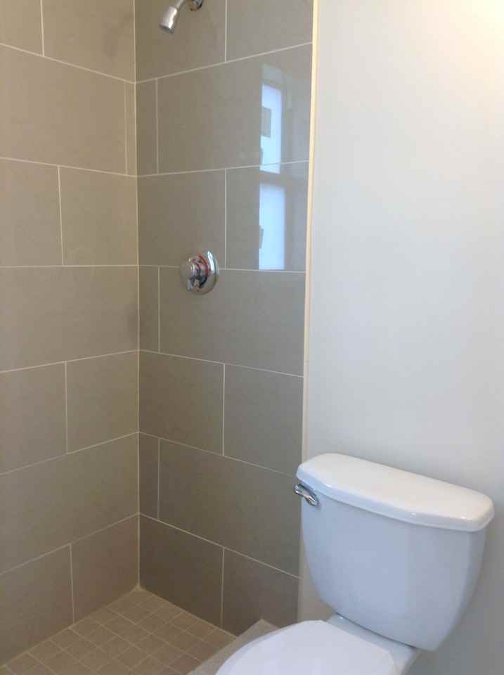 223 Nw 12th St - Photo 2 of 17