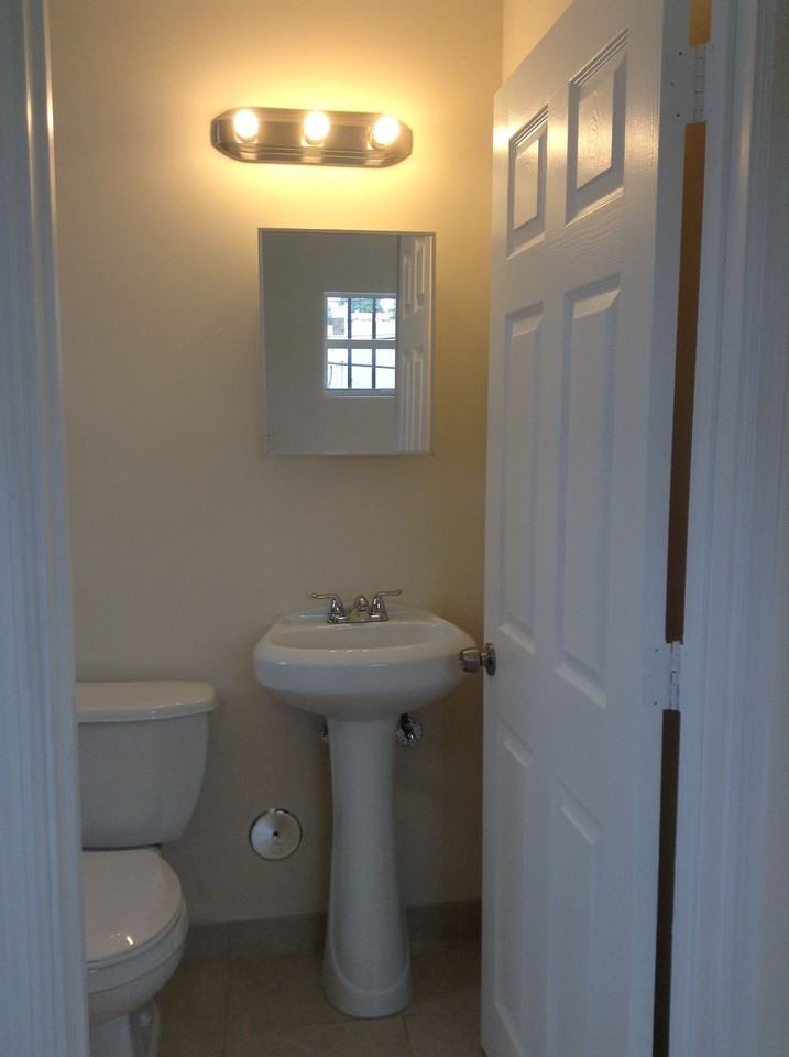 223 Nw 12th St - Photo 5 of 17