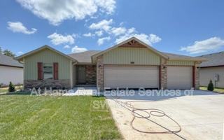 featured image of 412 E Rosalie