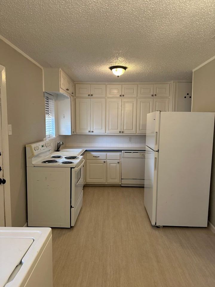 3712 26th St - Photo 5 of 11