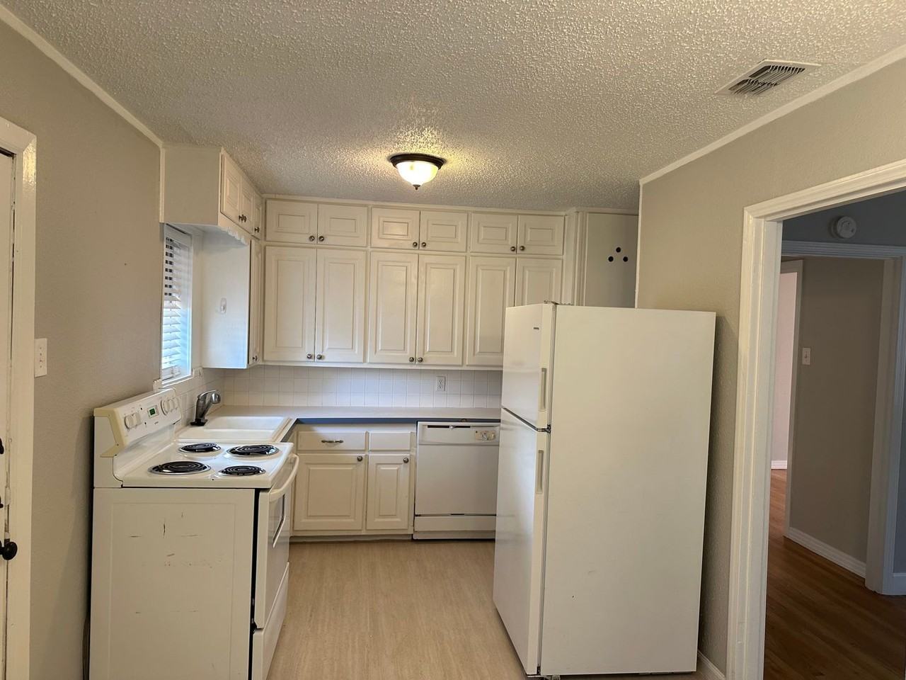 3712 26th St - Photo 6 of 11