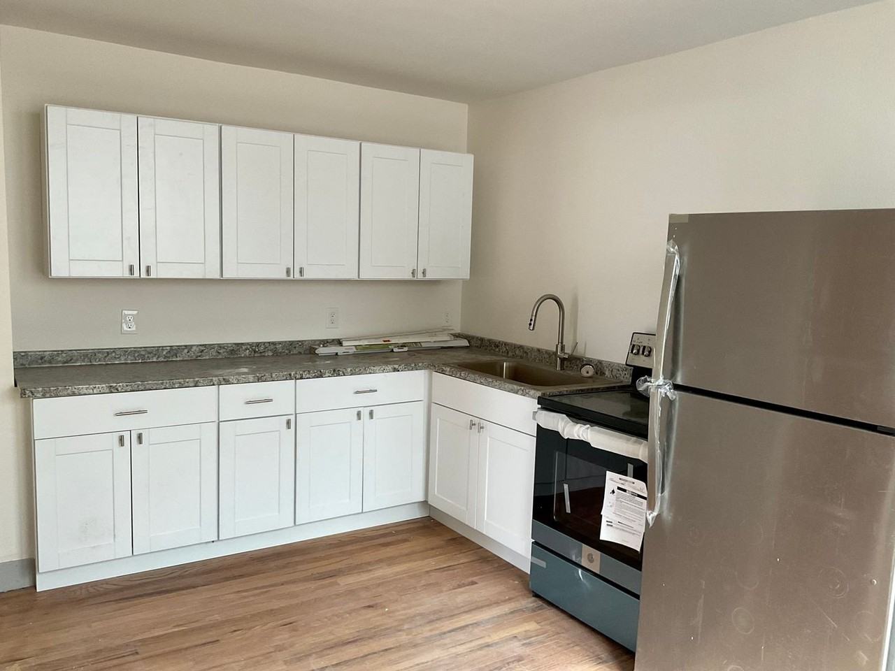 721 Macon Ave - Photo 2 of 18