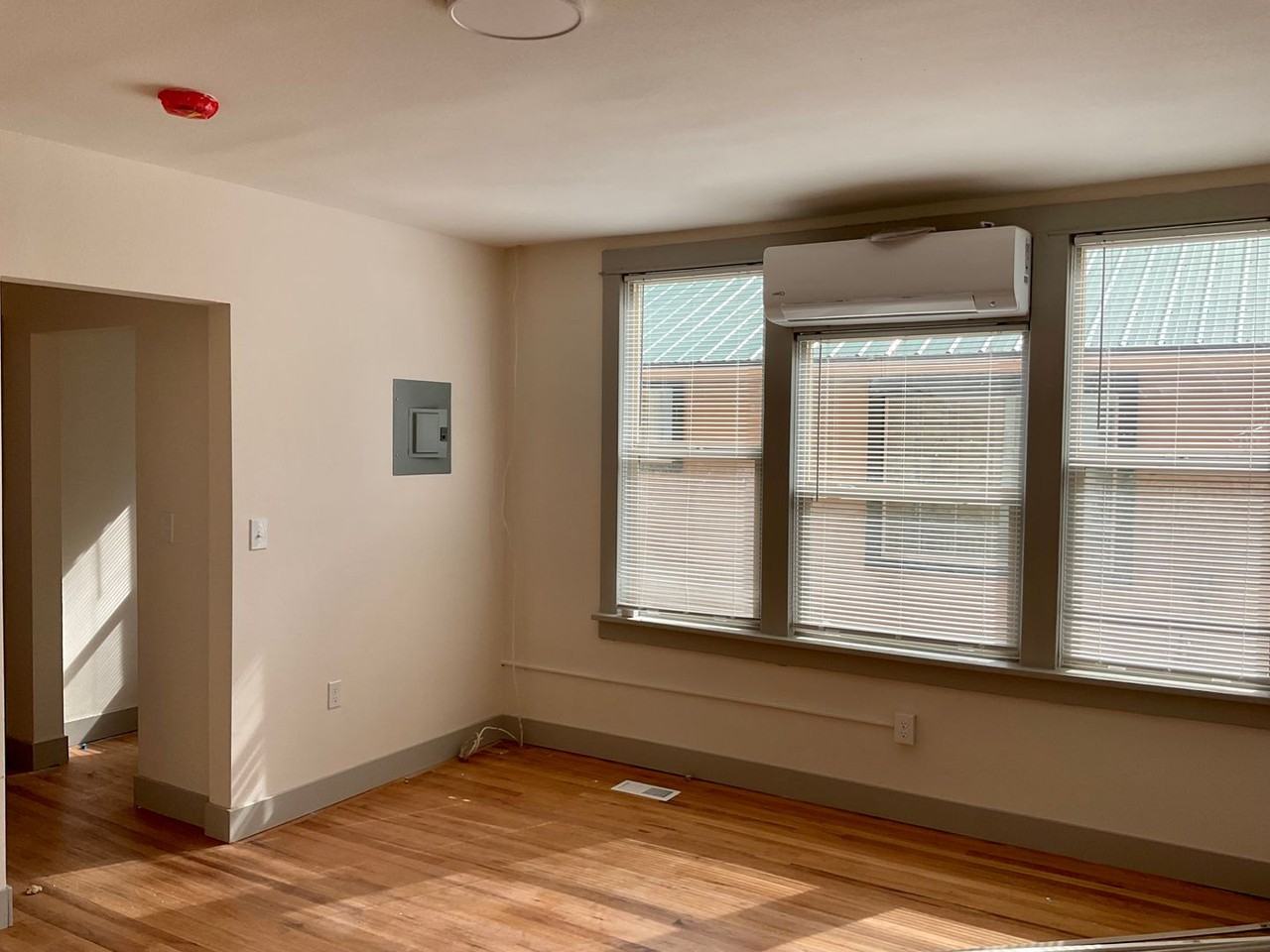 721 Macon Ave - Photo 7 of 18