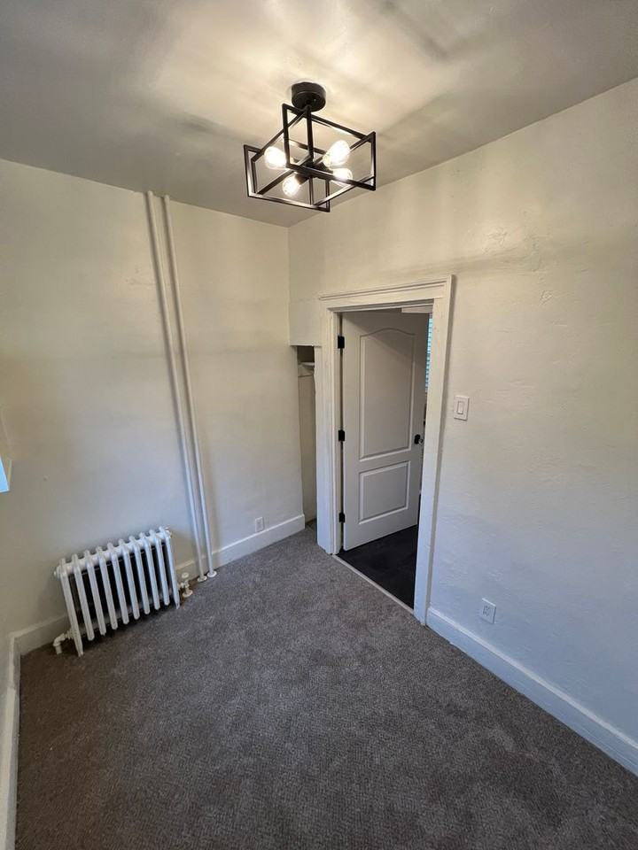 1531 N Jackson St - Photo 4 of 27