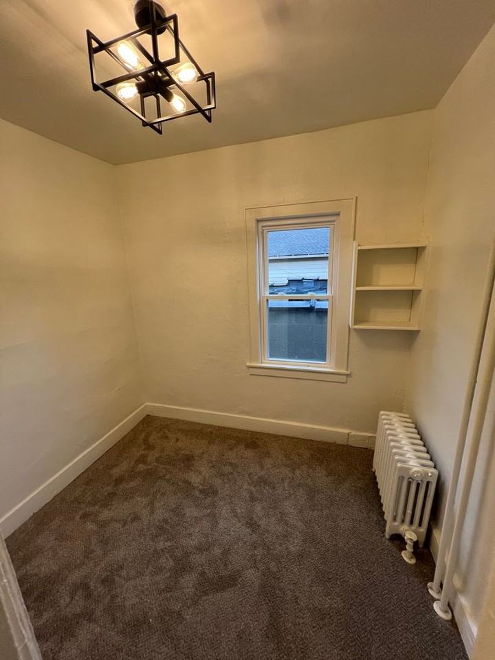 1531 N Jackson St - Photo 5 of 27