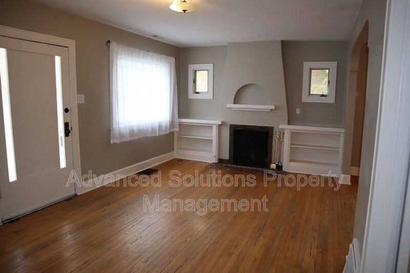 1590/1592 E Laird Ave #1592 - Photo 3 of 17