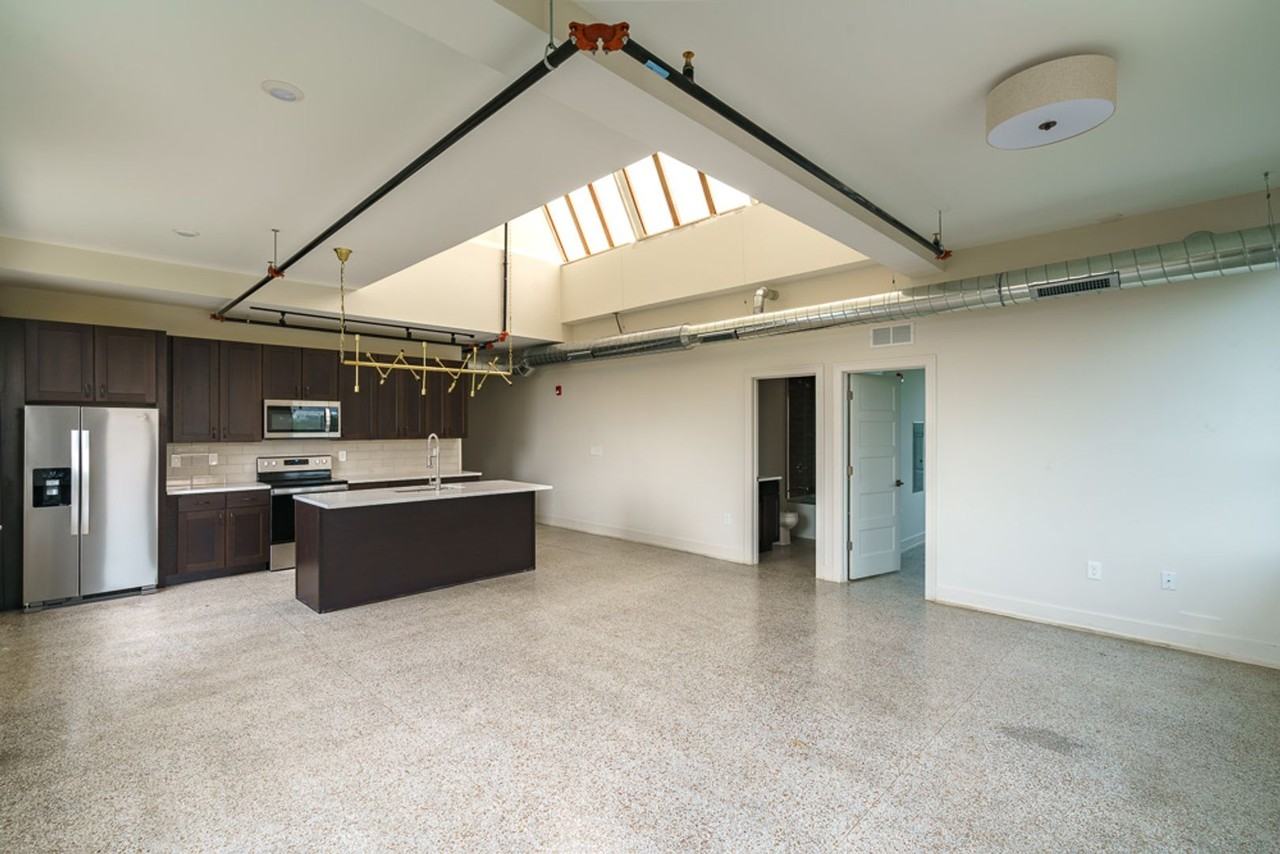 875 Michigan Ave - Photo 4 of 18