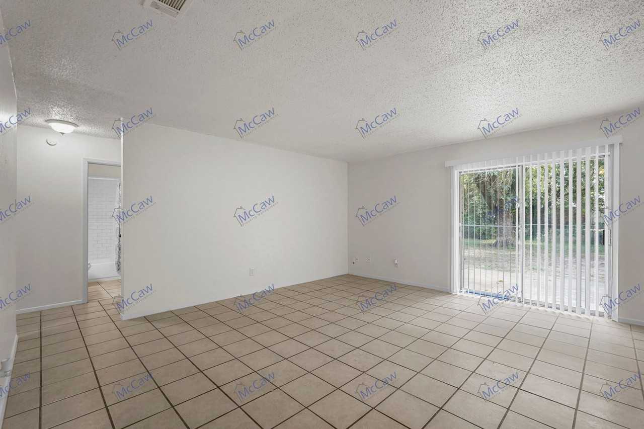 12212 Duchess Dr - Photo 3 of 20