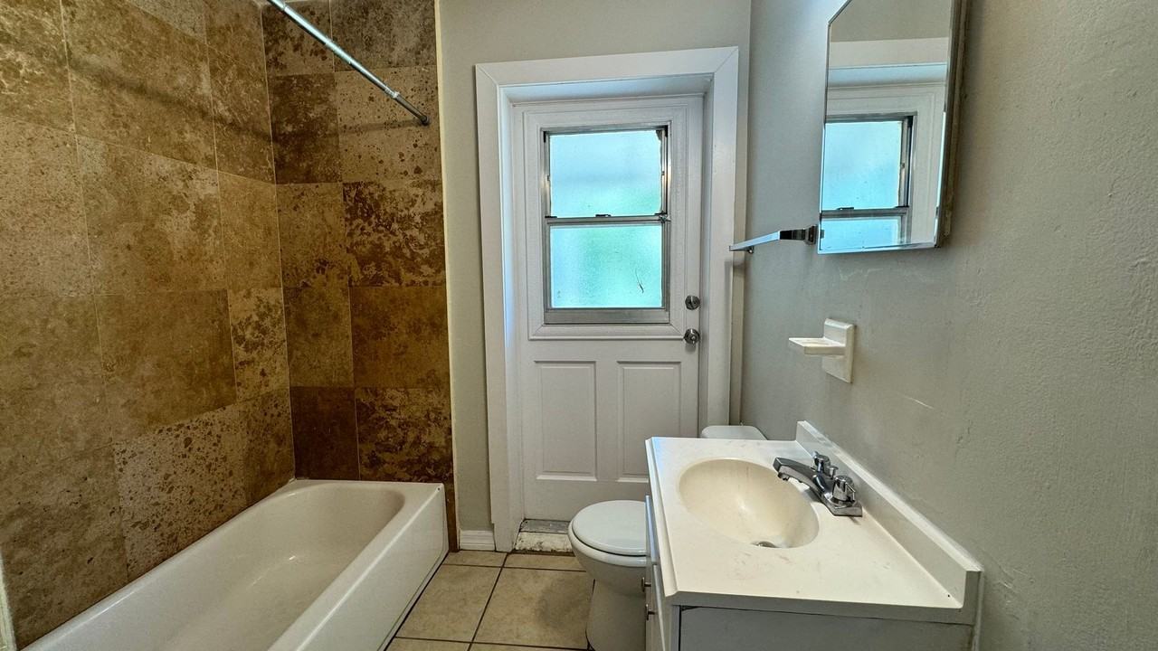 6536 Anvers Blvd S - Photo 7 of 15