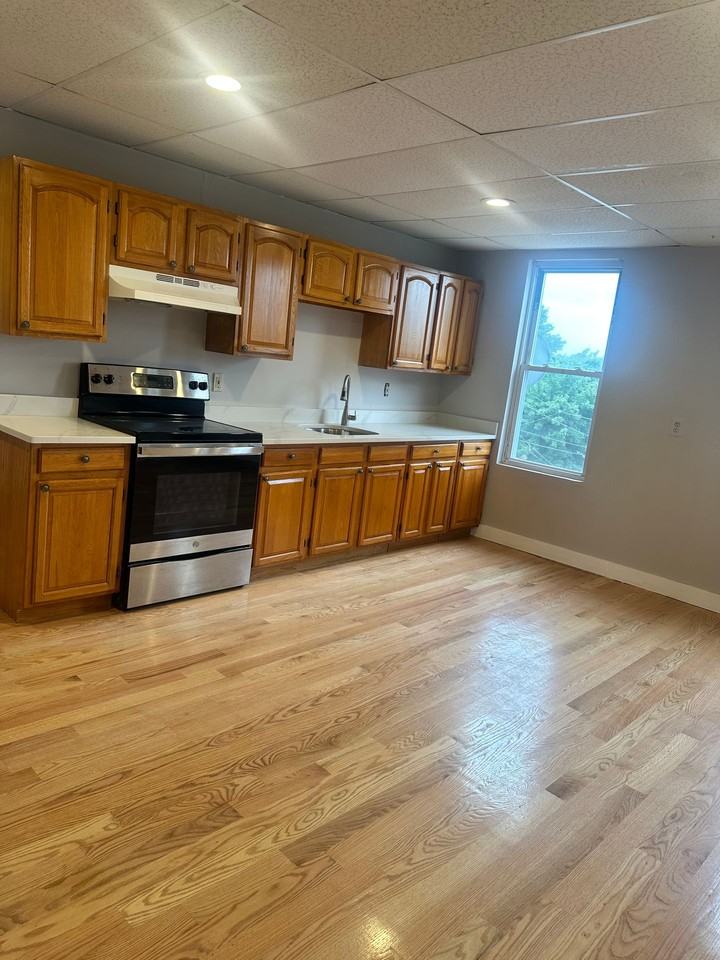 15 Simon Street - Photo 2 of 9