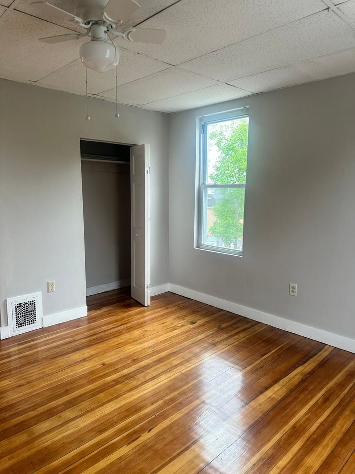 15 Simon Street - Photo 7 of 9