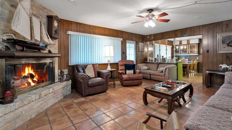 5641 Parkcrest Dr - Photo 3 of 32