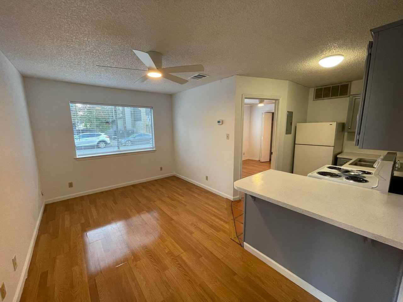 2514 Pearl St. - Photo 4 of 22