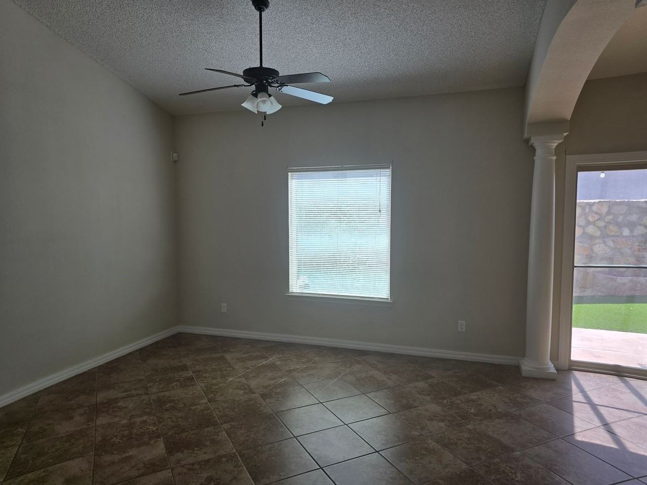 14386 High Rock Dr - Photo 3 of 26