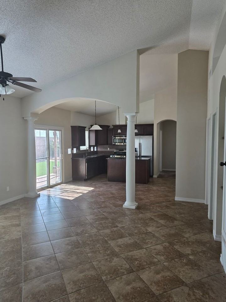 14386 High Rock Dr - Photo 7 of 26