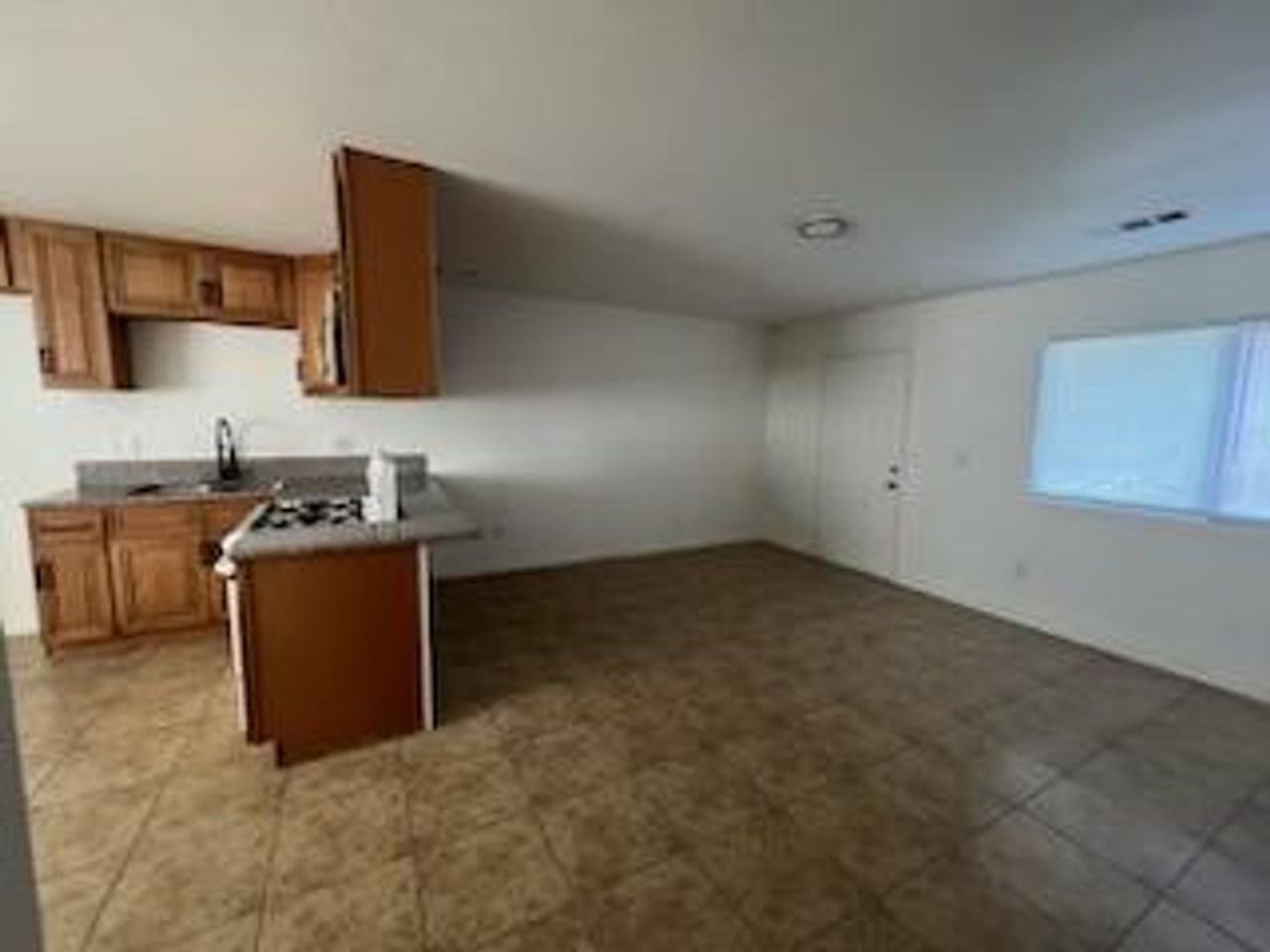 724 S Williams - Photo 2 of 10