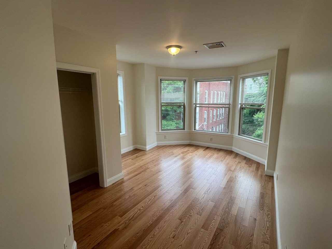 72 River St - Photo 2 of 11