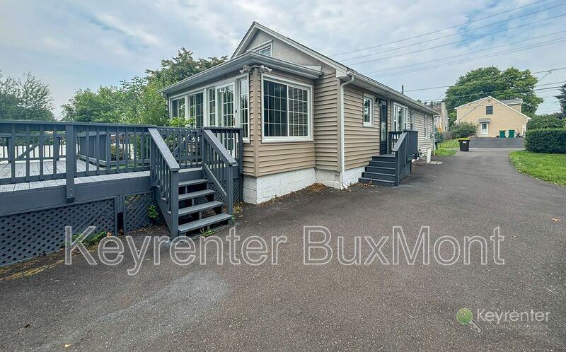 211 Summer Ave - Photo 2 of 26