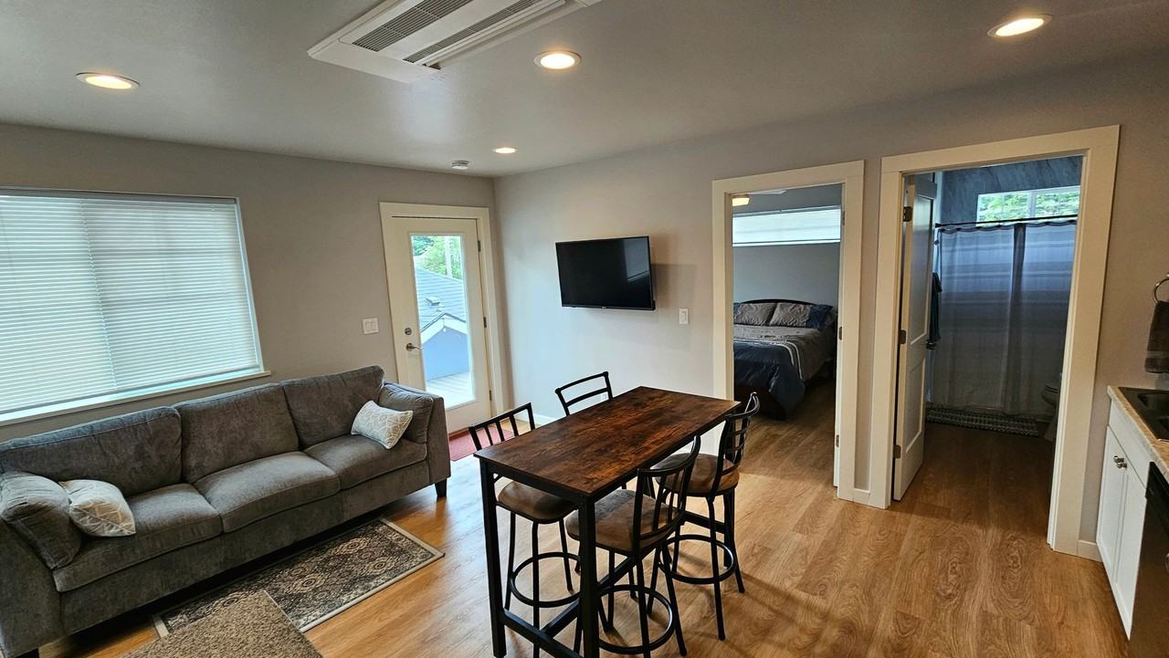 118 S 15th St - Photo 4 of 8