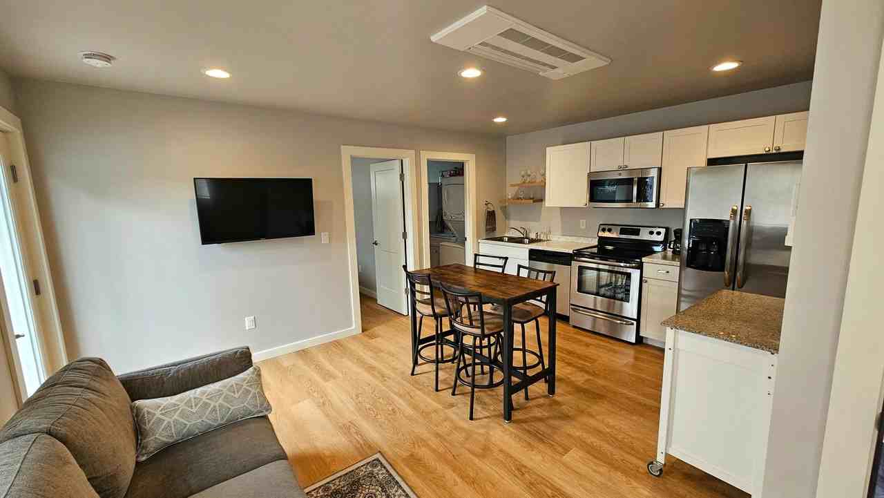 118 S 15th St - Photo 5 of 8