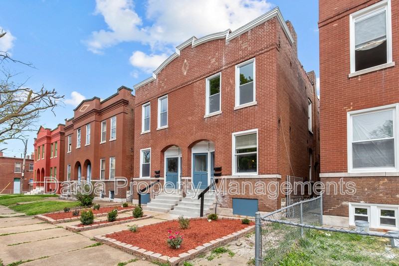 3222 Pennsylvania Ave - Photo 2 of 18