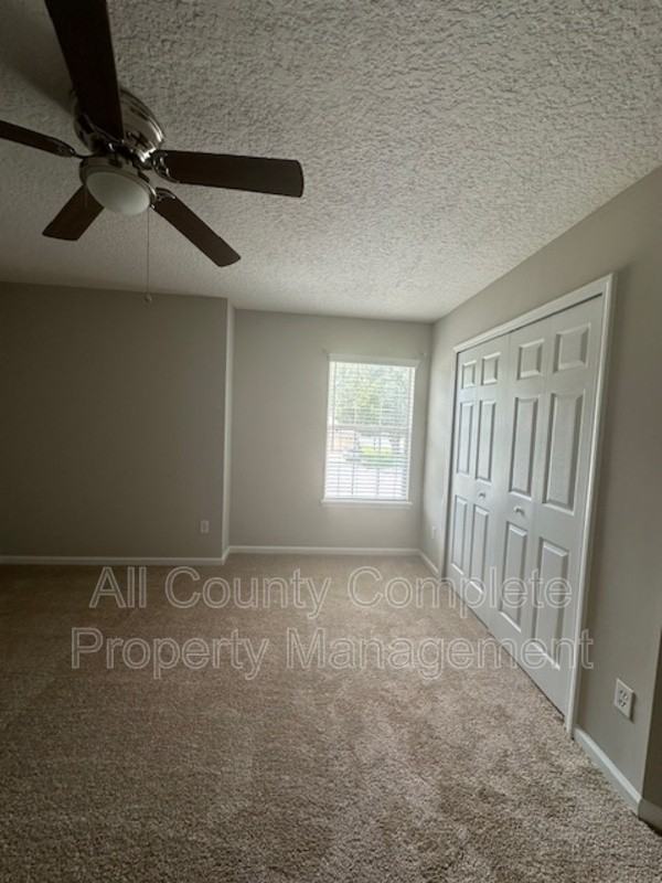 3790 Pondview St - Photo 7 of 27