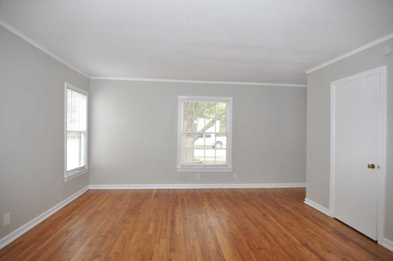 2724-2726 Wayside Avenue - Photo 3 of 13