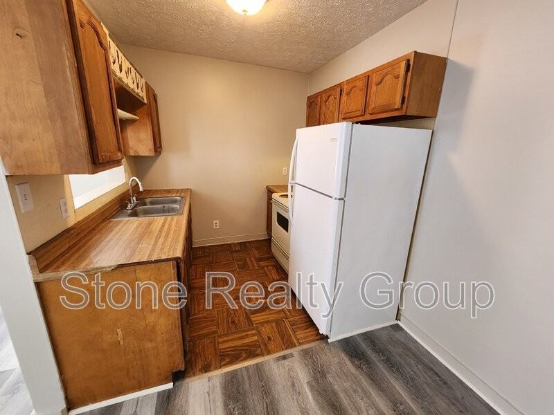 418 S 7th St #B - Photo 4 of 11