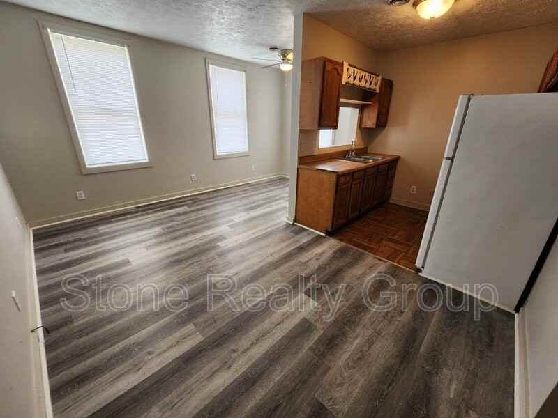 418 S 7th St #B - Photo 5 of 11