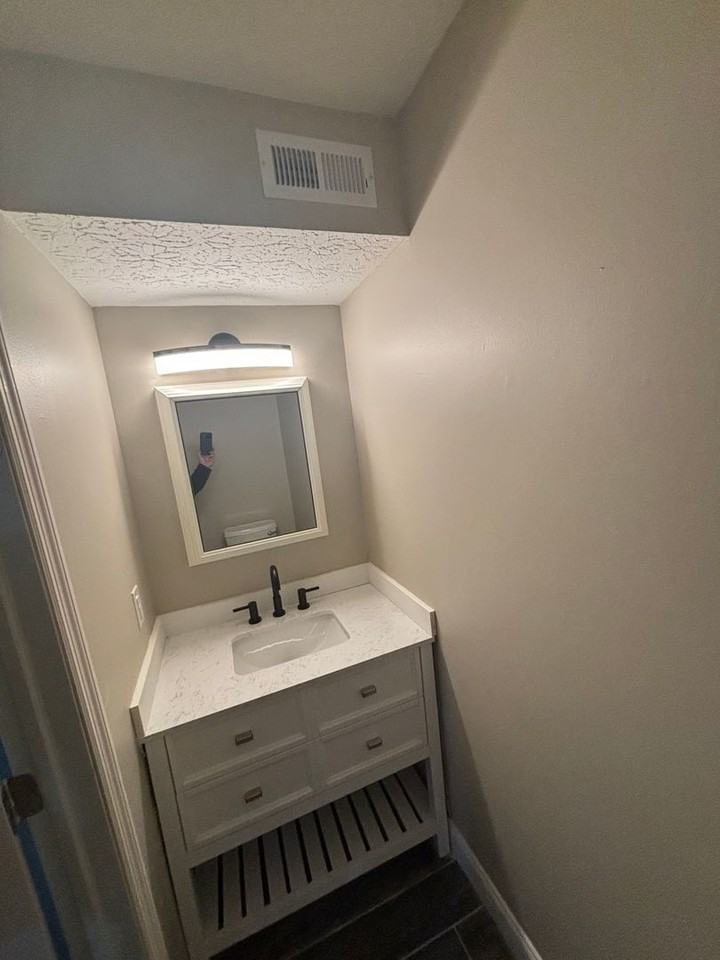 3228 Summerhill Ln - Photo 2 of 11