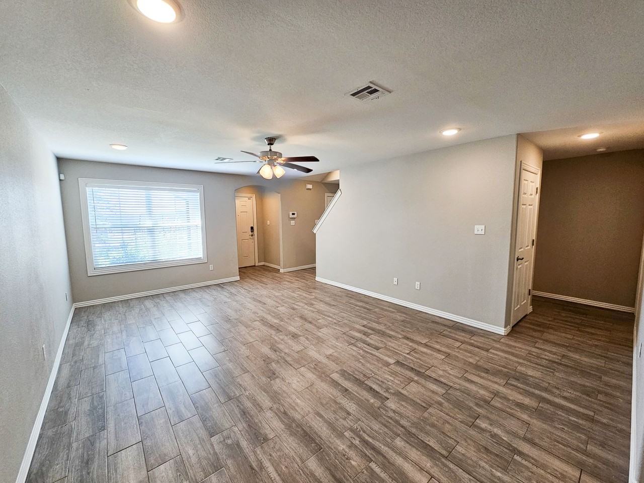 6632 Leightyn Lane - Photo 4 of 19