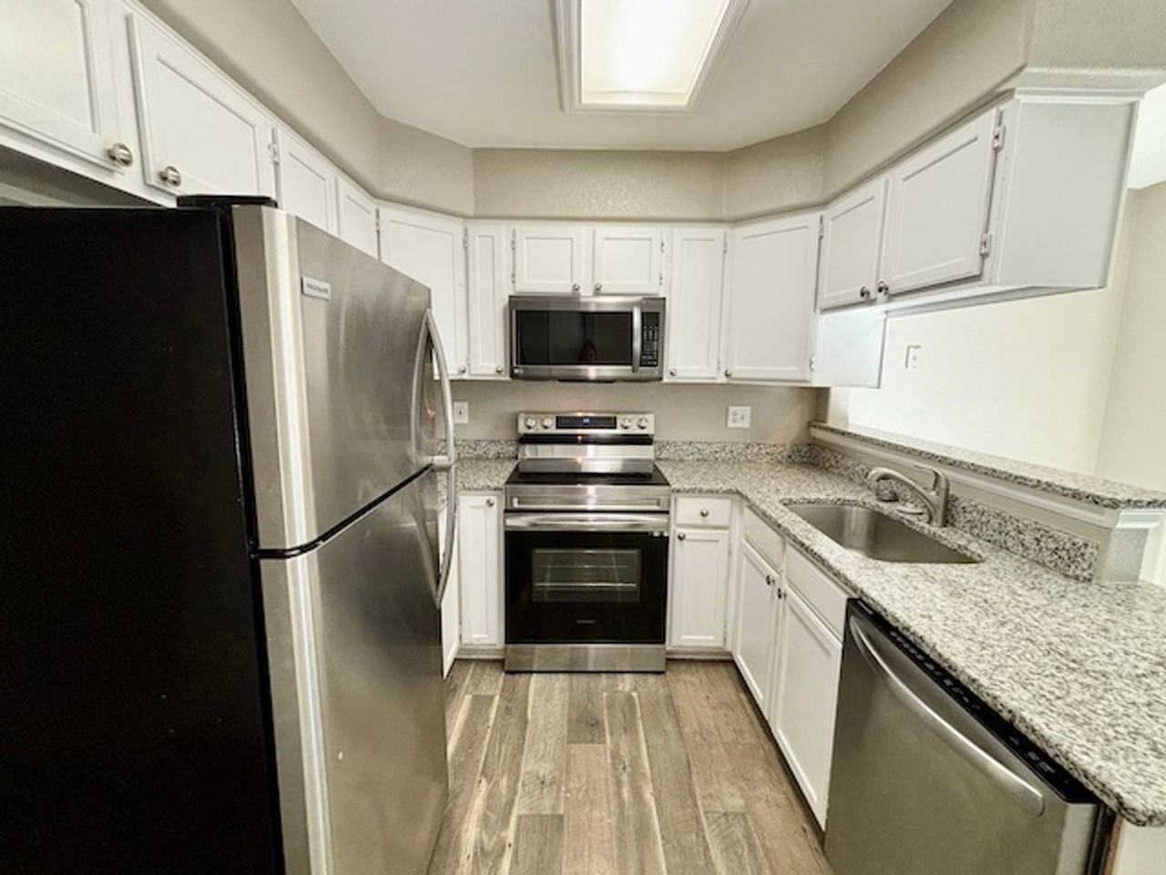 1044 S Paris Ct - Photo 4 of 27