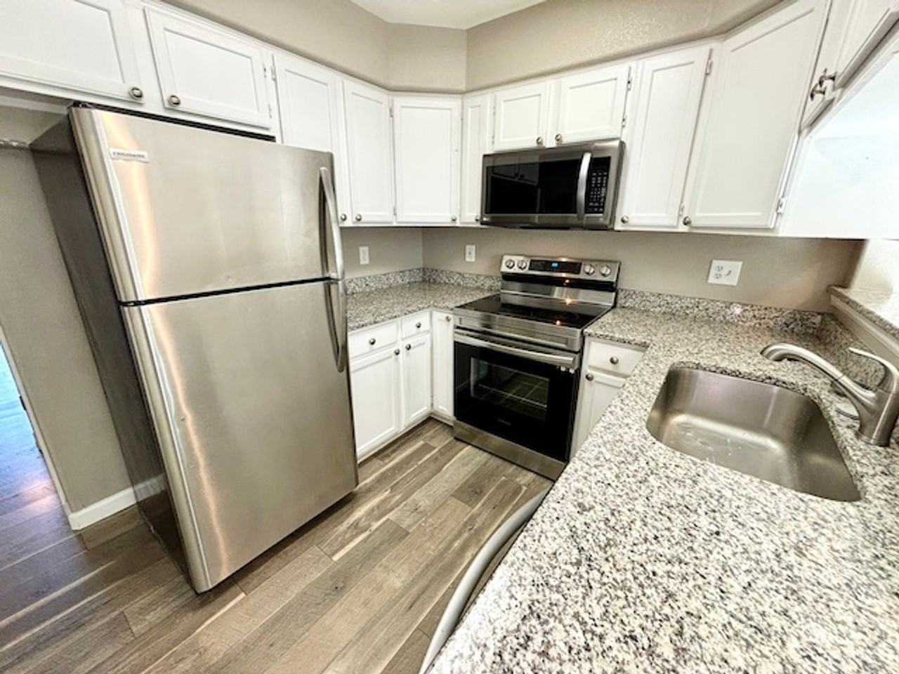 1044 S Paris Ct - Photo 5 of 27