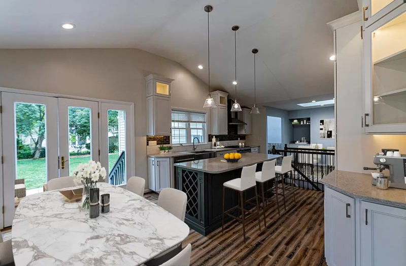 8605 Cottage St - Photo 2 of 10