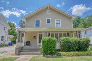 featured image of 464 College Ave