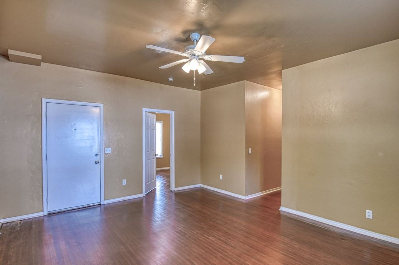 464 College - Photo 6 of 36