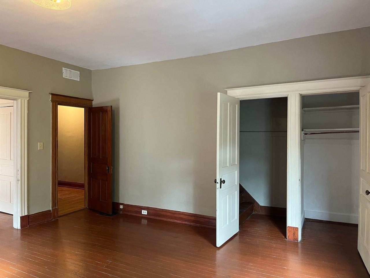 109 Sterrett - Photo 2 of 17