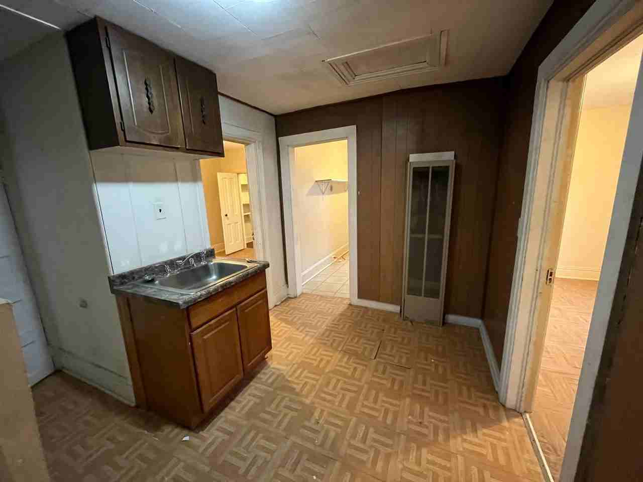 330 N 6th Avenue - Photo 3 of 16