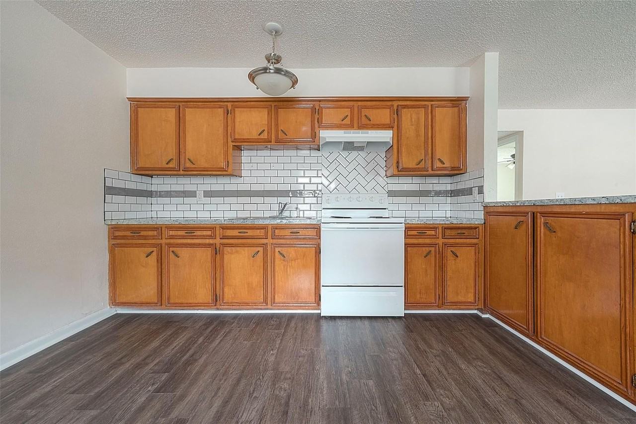 8430 Roundrock Drive - Photo 2 of 24