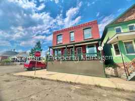 featured image of 433 W Silver St